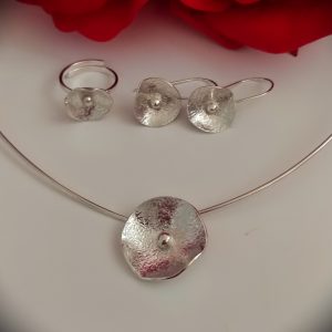 Collares